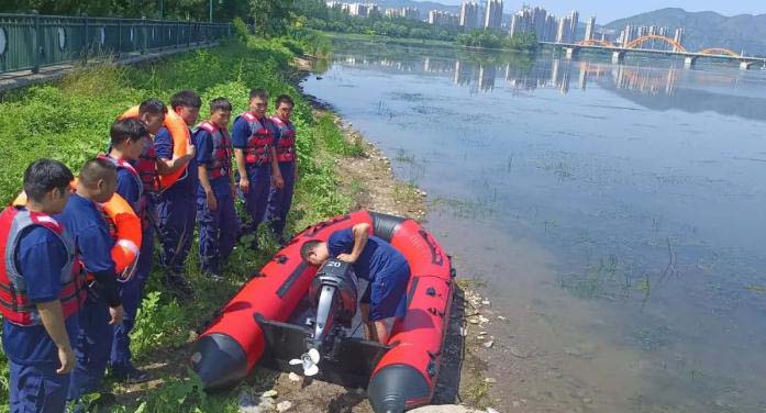 補短板強弱項，提技能礪精兵，縣應急管理局開展水上救援訓練